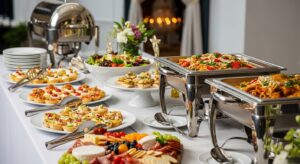 Ile kosztuje catering dla 20 osób?